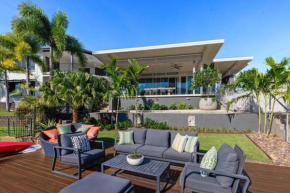 Bayview Paradise with Private Pool-Marina Deck